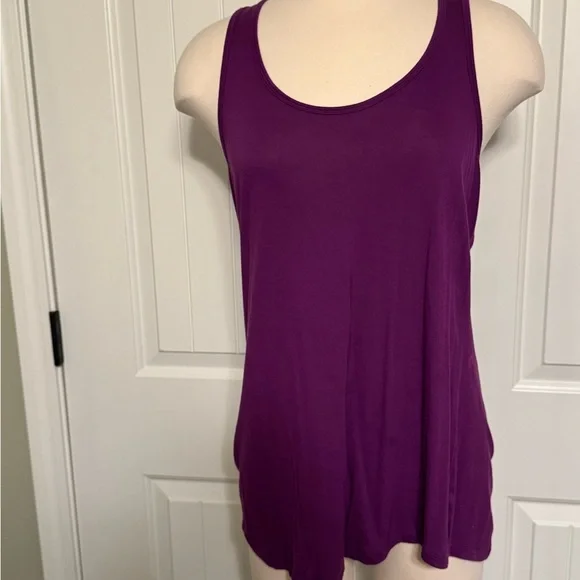 Cabi scoop neck tank style 271 size M EUC - Picture 3 of 6